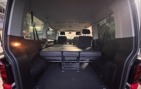 Volkswagen Caravelle T6 рестайлинг, 2018 год, 3 300 000 рублей, 19 фотография