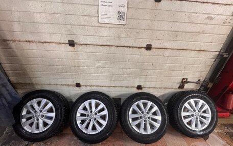 Volkswagen Caravelle T6 рестайлинг, 2018 год, 3 300 000 рублей, 21 фотография