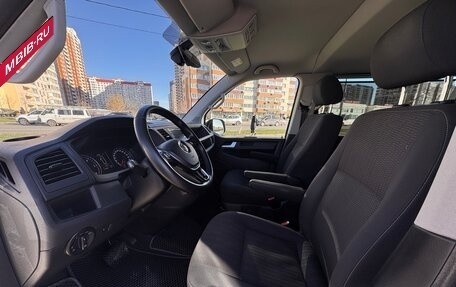 Volkswagen Caravelle T6 рестайлинг, 2018 год, 3 300 000 рублей, 16 фотография