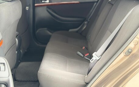 Toyota Avensis III рестайлинг, 2005 год, 555 000 рублей, 2 фотография