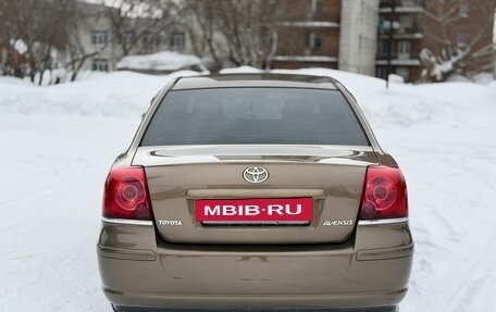 Toyota Avensis III рестайлинг, 2005 год, 555 000 рублей, 4 фотография