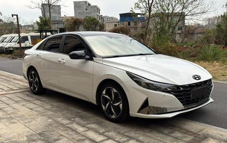 Hyundai Elantra, 2022 год, 1 275 000 рублей, 5 фотография