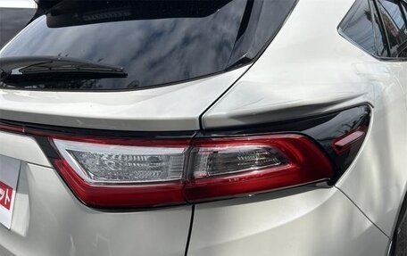 Toyota Harrier, 2019 год, 1 990 000 рублей, 6 фотография