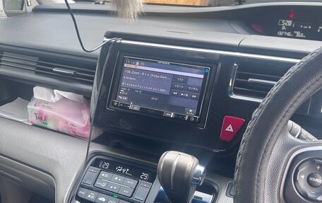 Honda Stepwgn IV, 2015 год, 1 750 000 рублей, 4 фотография