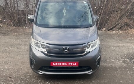 Honda Stepwgn IV, 2015 год, 1 750 000 рублей, 2 фотография
