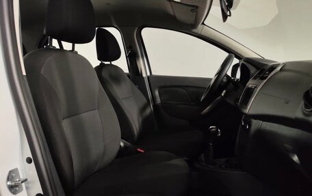 Renault Logan II, 2019 год, 1 100 000 рублей, 14 фотография