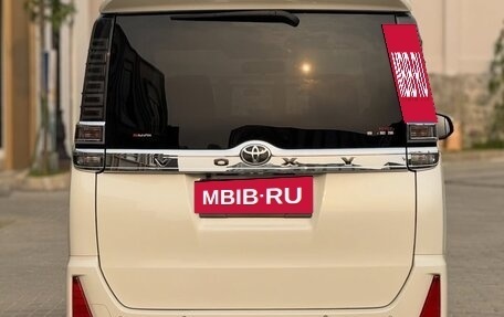 Toyota Voxy III, 2021 год, 2 330 000 рублей, 5 фотография