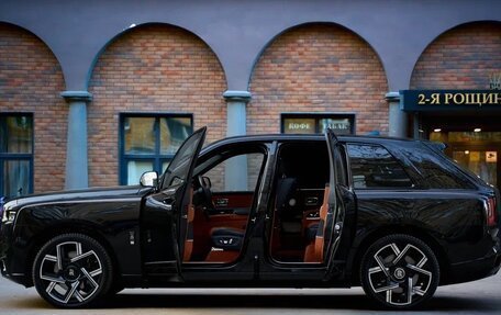 Rolls-Royce Cullinan, 2024 год, 65 000 000 рублей, 3 фотография