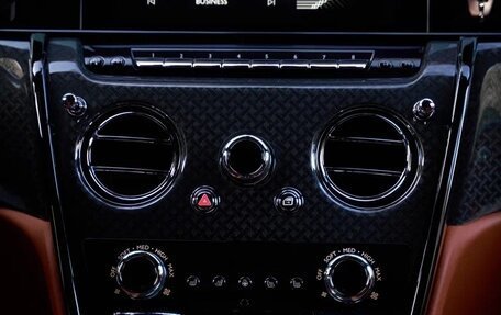 Rolls-Royce Cullinan, 2024 год, 65 000 000 рублей, 15 фотография