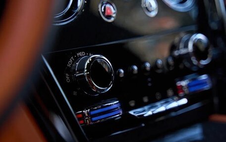 Rolls-Royce Cullinan, 2024 год, 65 000 000 рублей, 19 фотография