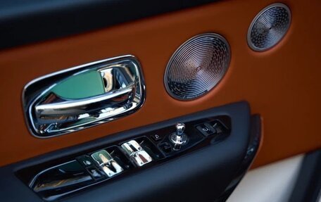 Rolls-Royce Cullinan, 2024 год, 65 000 000 рублей, 21 фотография