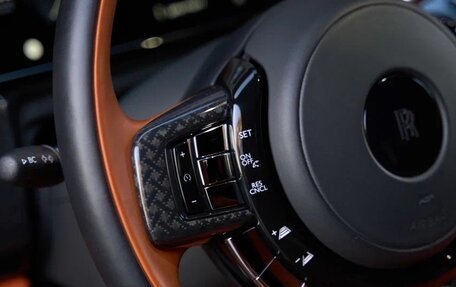 Rolls-Royce Cullinan, 2024 год, 65 000 000 рублей, 22 фотография