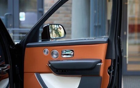 Rolls-Royce Cullinan, 2024 год, 65 000 000 рублей, 29 фотография