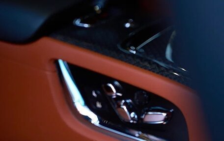 Rolls-Royce Cullinan, 2024 год, 65 000 000 рублей, 32 фотография