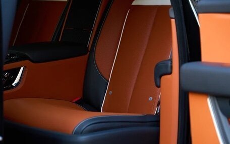 Rolls-Royce Cullinan, 2024 год, 65 000 000 рублей, 33 фотография