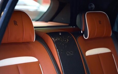 Rolls-Royce Cullinan, 2024 год, 65 000 000 рублей, 30 фотография