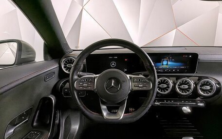 Mercedes-Benz CLA, 2019 год, 2 900 000 рублей, 20 фотография