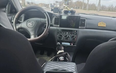 Toyota Corolla, 2003 год, 490 000 рублей, 3 фотография