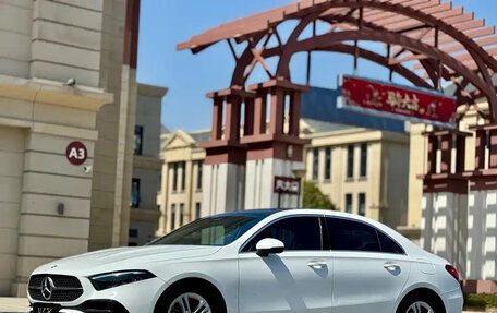 Mercedes-Benz A-Класс, 2022 год, 2 090 000 рублей, 3 фотография