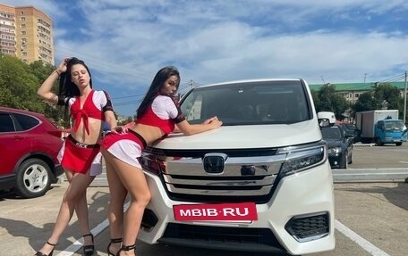 Honda Stepwgn IV, 2020 год, 2 620 000 рублей, 3 фотография