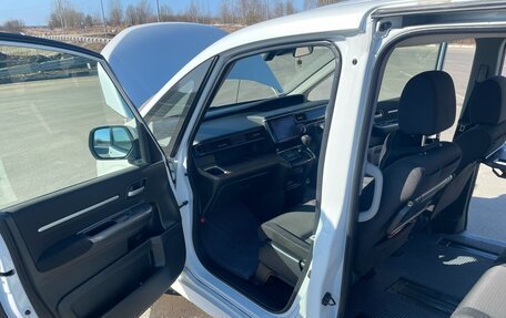 Honda Stepwgn IV, 2020 год, 2 620 000 рублей, 17 фотография
