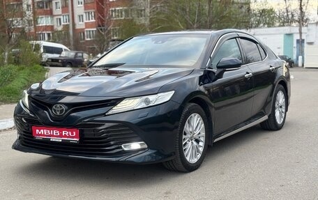 Toyota Camry, 2018 год, 2 300 000 рублей, 1 фотография