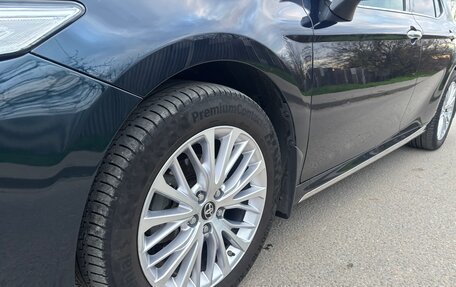 Toyota Camry, 2018 год, 2 300 000 рублей, 10 фотография