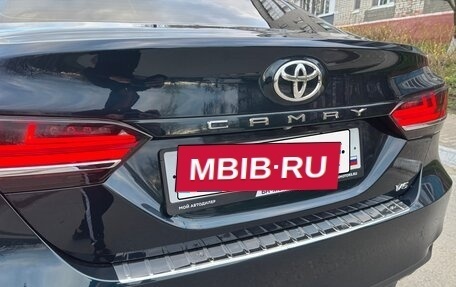 Toyota Camry, 2018 год, 2 300 000 рублей, 12 фотография
