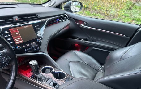 Toyota Camry, 2018 год, 2 300 000 рублей, 21 фотография