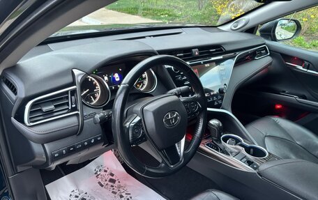 Toyota Camry, 2018 год, 2 300 000 рублей, 20 фотография