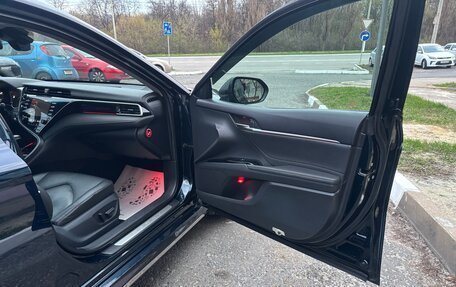 Toyota Camry, 2018 год, 2 300 000 рублей, 28 фотография