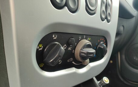 Renault Sandero I, 2010 год, 550 000 рублей, 11 фотография