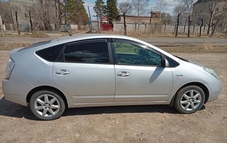 Toyota Prius, 2009 год, 600 000 рублей, 4 фотография