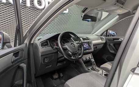Volkswagen Tiguan II, 2019 год, 2 625 000 рублей, 11 фотография