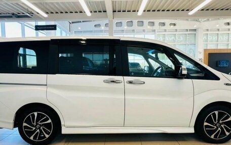 Honda Stepwgn IV, 2017 год, 1 730 000 рублей, 7 фотография