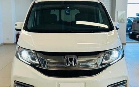 Honda Stepwgn IV, 2017 год, 1 730 000 рублей, 3 фотография