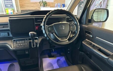 Honda Stepwgn IV, 2017 год, 1 730 000 рублей, 11 фотография