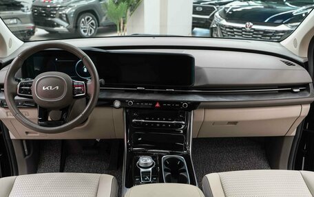 KIA Carnival, 2023 год, 4 690 000 рублей, 21 фотография