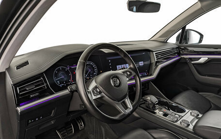 Volkswagen Touareg III, 2018 год, 5 650 000 рублей, 15 фотография