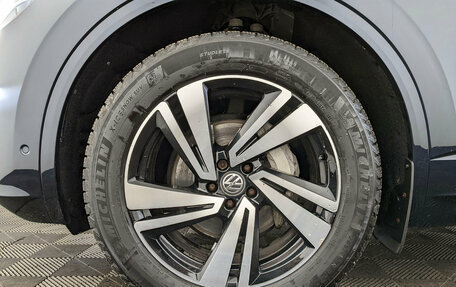 Volkswagen Touareg III, 2018 год, 5 650 000 рублей, 12 фотография