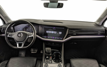 Volkswagen Touareg III, 2018 год, 5 650 000 рублей, 14 фотография