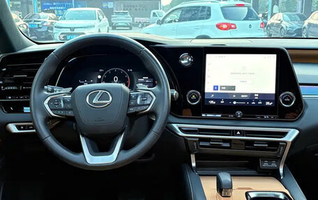 Lexus RX IV рестайлинг, 2025 год, 6 700 001 рублей, 9 фотография