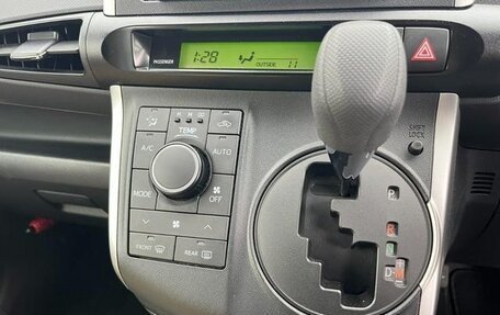 Toyota Wish II, 2013 год, 970 000 рублей, 12 фотография