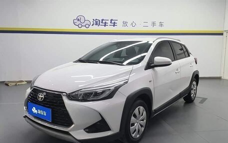 Toyota Yaris Cross, 2022 год, 1 200 000 рублей, 1 фотография
