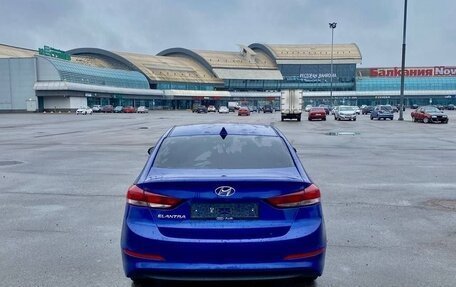 Hyundai Elantra VI рестайлинг, 2018 год, 990 000 рублей, 4 фотография