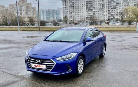 Hyundai Elantra VI рестайлинг, 2018 год, 990 000 рублей, 6 фотография