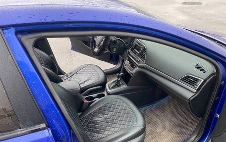 Hyundai Elantra VI рестайлинг, 2018 год, 990 000 рублей, 7 фотография