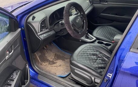 Hyundai Elantra VI рестайлинг, 2018 год, 990 000 рублей, 10 фотография