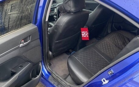 Hyundai Elantra VI рестайлинг, 2018 год, 990 000 рублей, 9 фотография