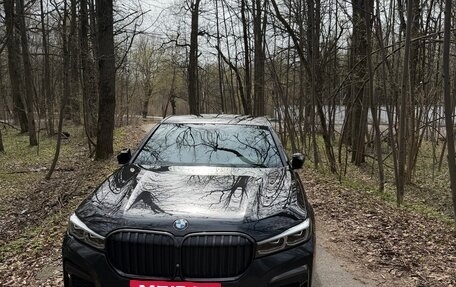 BMW 7 серия, 2019 год, 3 700 000 рублей, 2 фотография